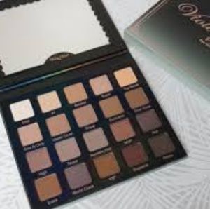 Violet Voss Taupe Notch Palette